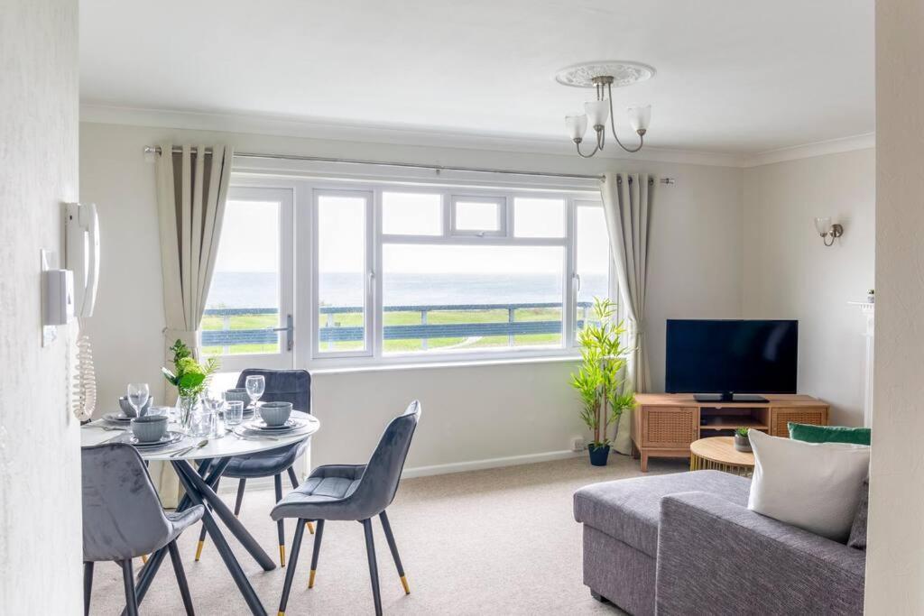 Panoramic Sea View Apartment Sleeps 4-Free Parking Bournemouth Esterno foto