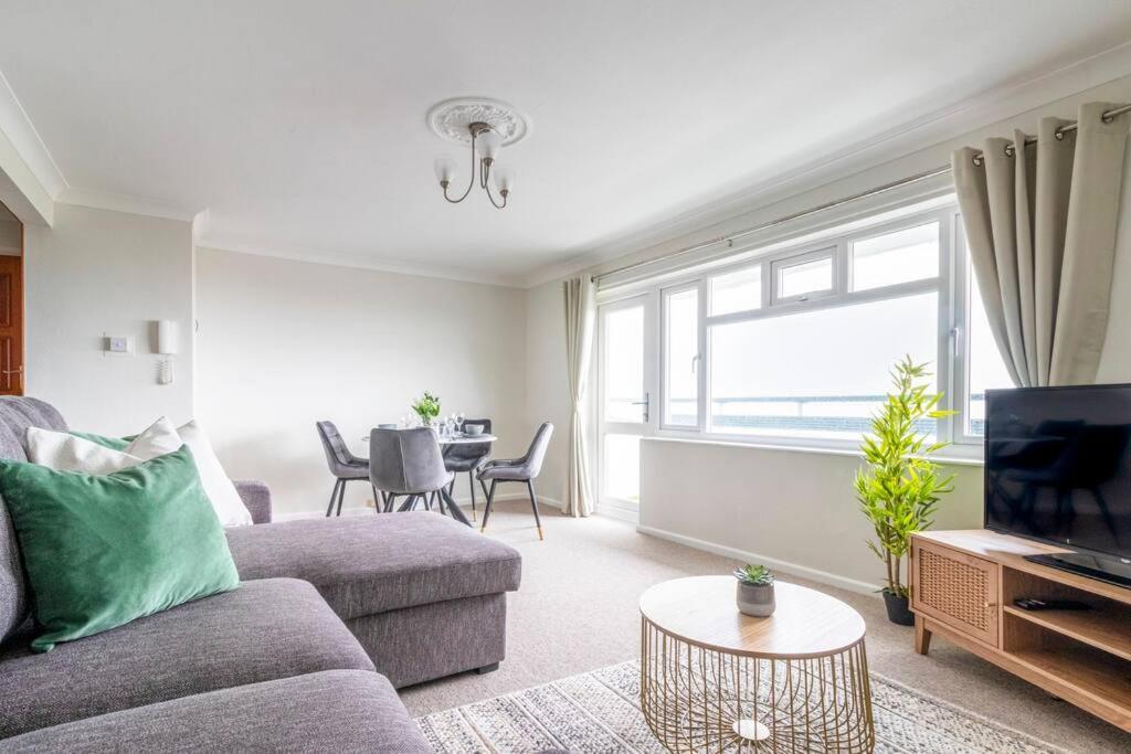 Panoramic Sea View Apartment Sleeps 4-Free Parking Bournemouth Esterno foto
